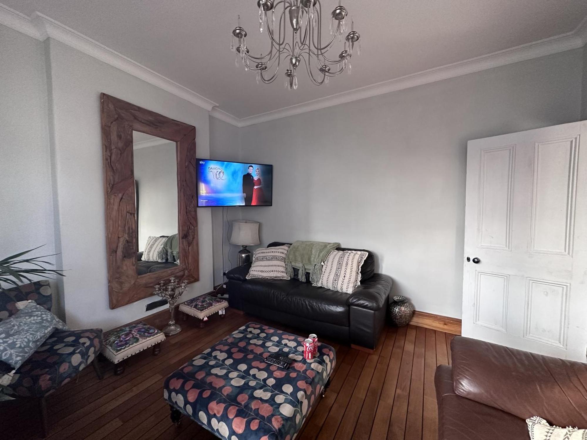 Adanhouse-Stockland Spacious 5 Bedroom House Sleeps 12 Private Garden Cardiff Exterior foto