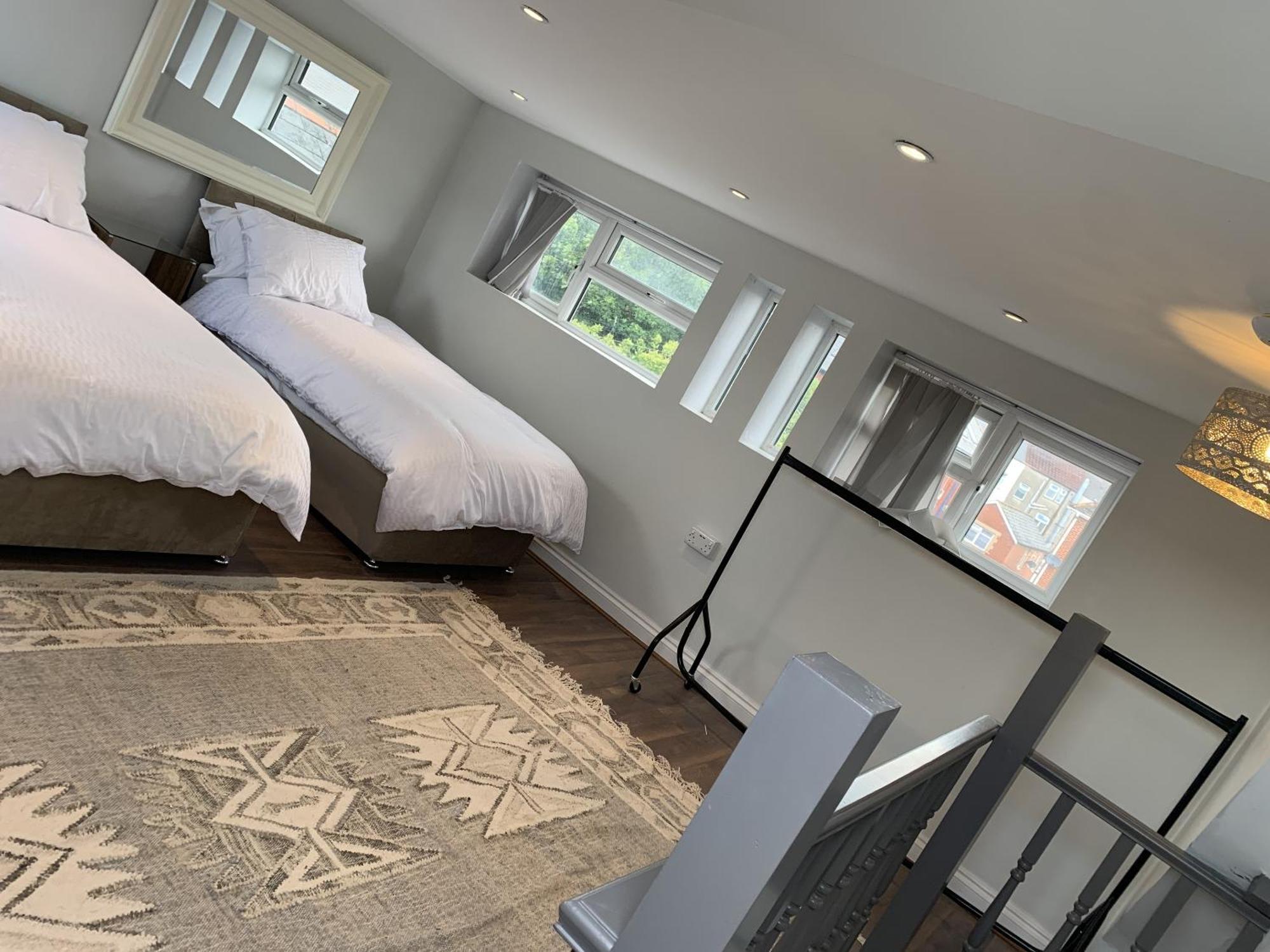 Adanhouse-Stockland Spacious 5 Bedroom House Sleeps 12 Private Garden Cardiff Exterior foto